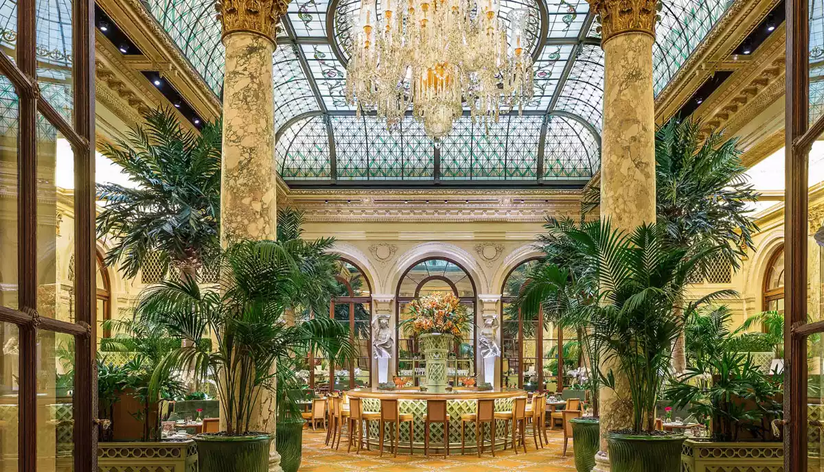 فضای داخلی هتل The Plaza