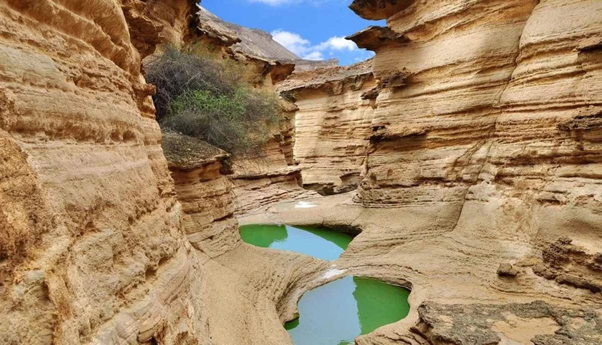 تنگه چاهکوه