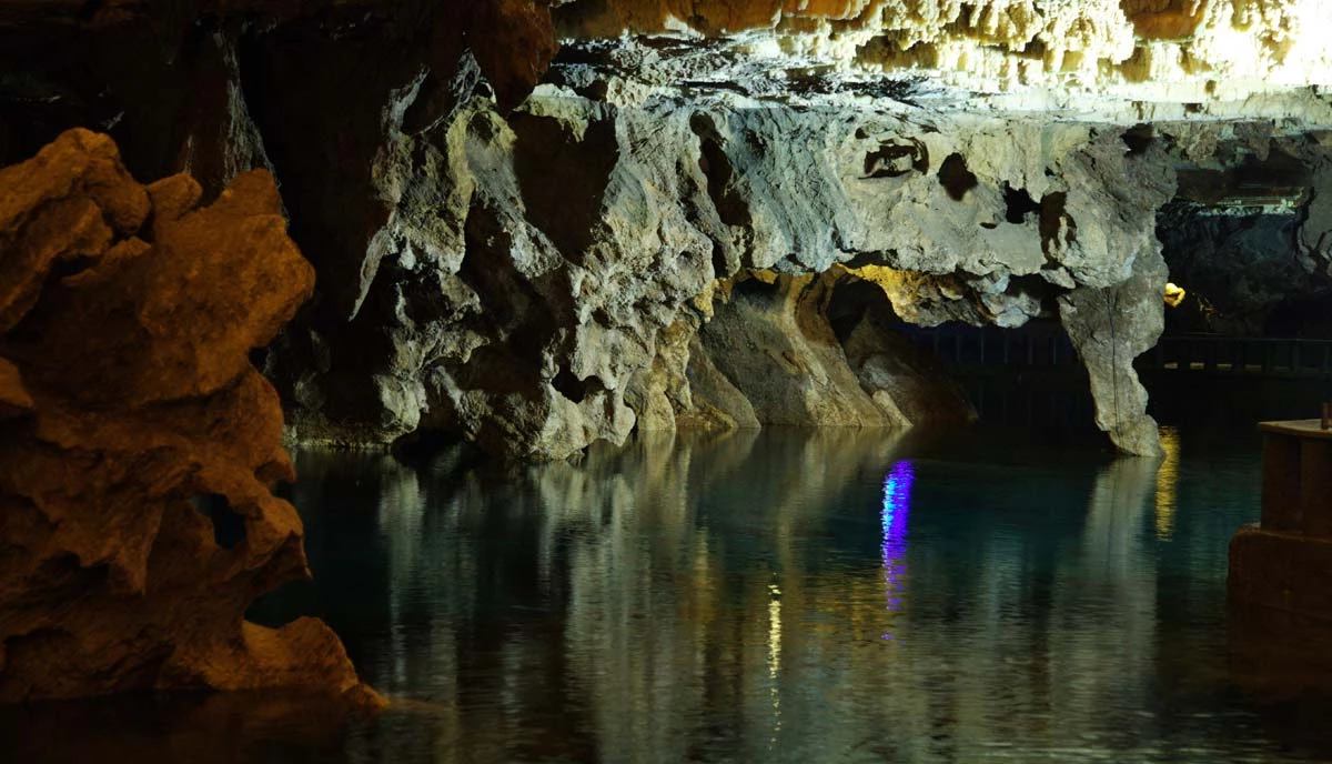 غار علیصدر: