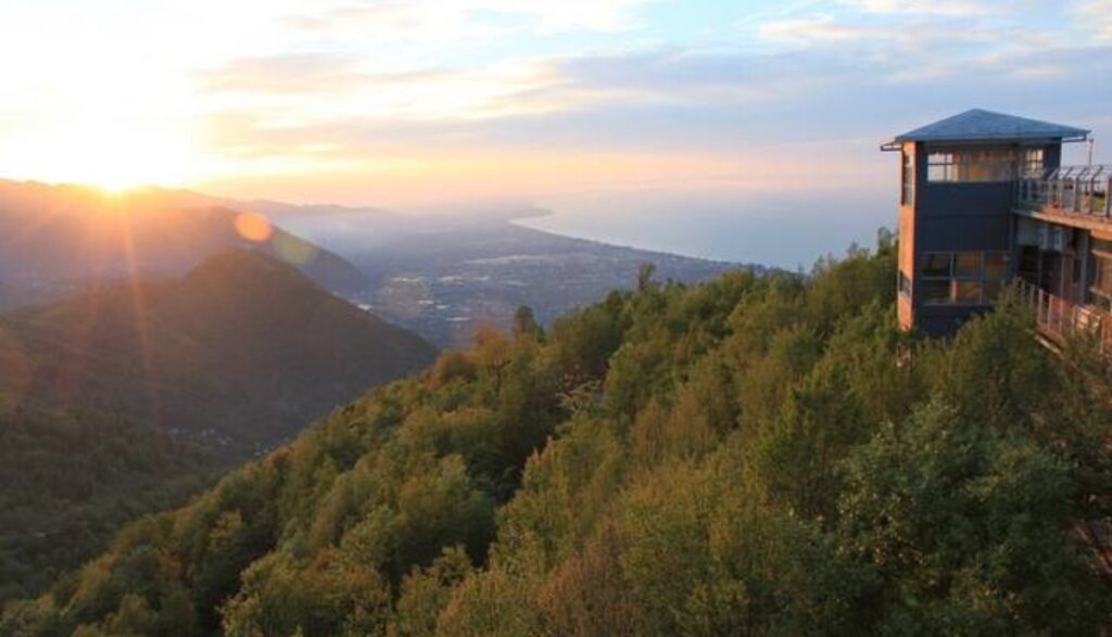 بام سبز رامسر