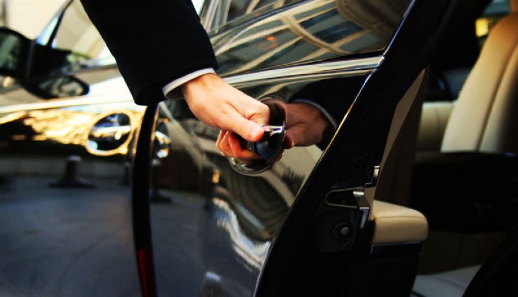 چگونه خدمات ترانسفر از فرودگاه به هتل را رزرو کنیم