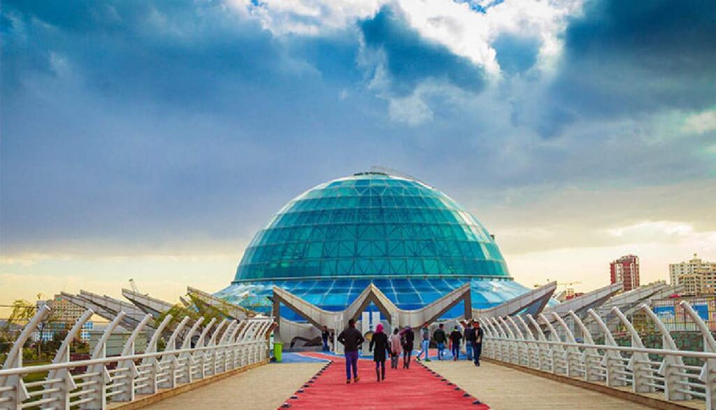 پارک آب و آتش و پل طبیعت